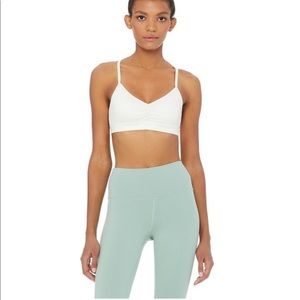 Alo Yoga Sunny Strappy Bra in Pristine Glossy